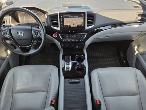 Used 2018 Honda Pilot Touring image 24