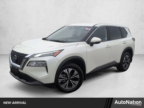 Used 2023 Nissan Rogue SV image 1