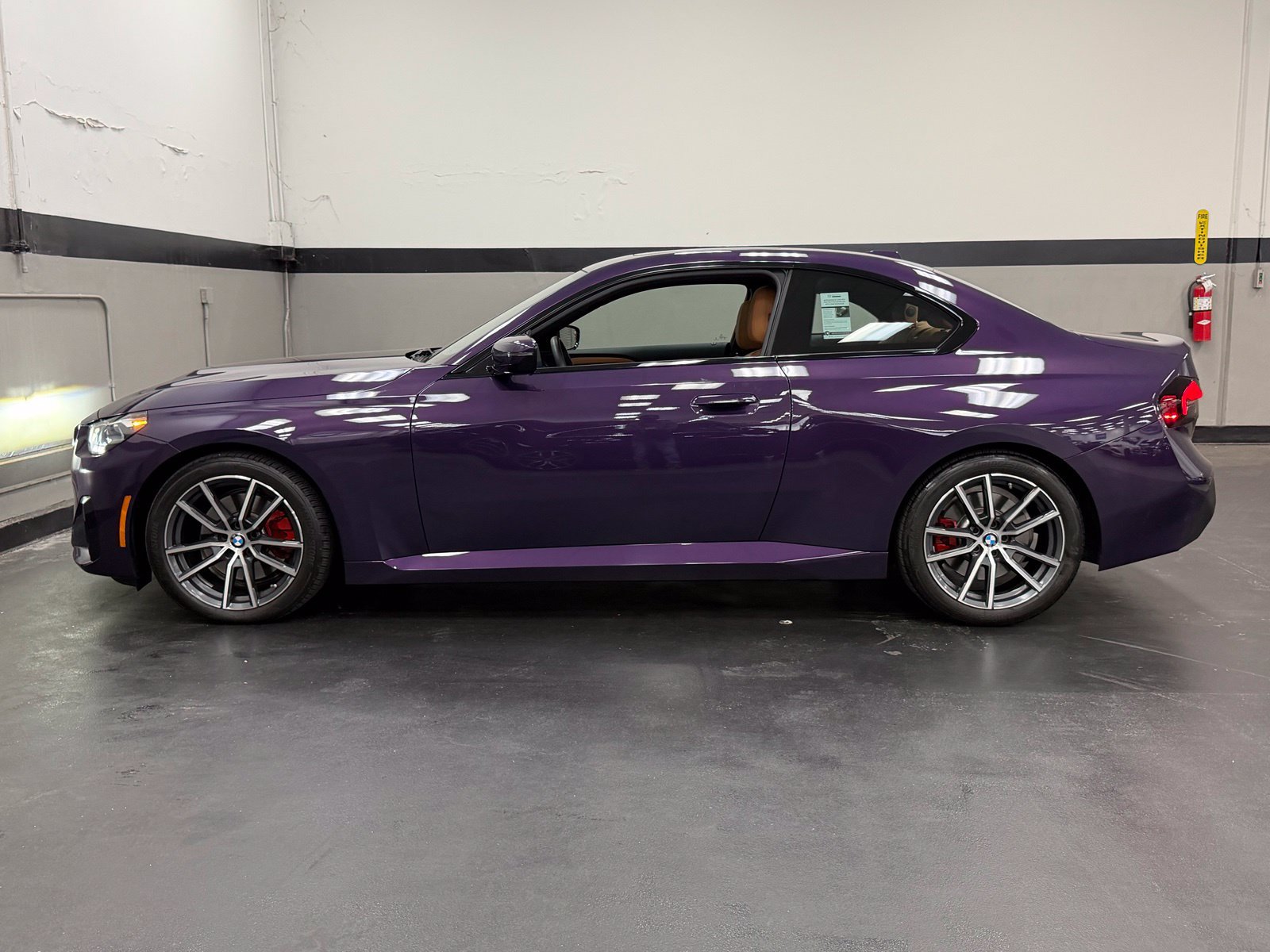 Used 2024 BMW 230i Coupe w/ Convenience Package RWD image 8