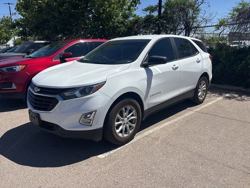 Used 2020 Chevrolet Equinox LS w/ LS Convenience Package FWD image 1