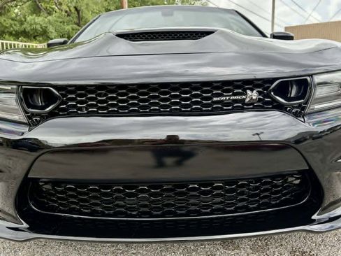 Used 2018 Dodge Charger R/T Scat Pack image 2
