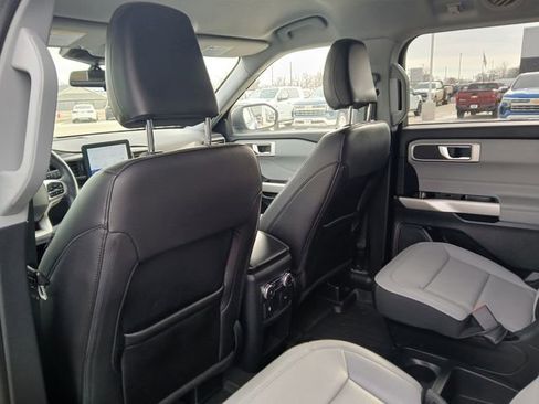 Used 2021 Ford Explorer XLT w/ Equipment Group 202A image 15