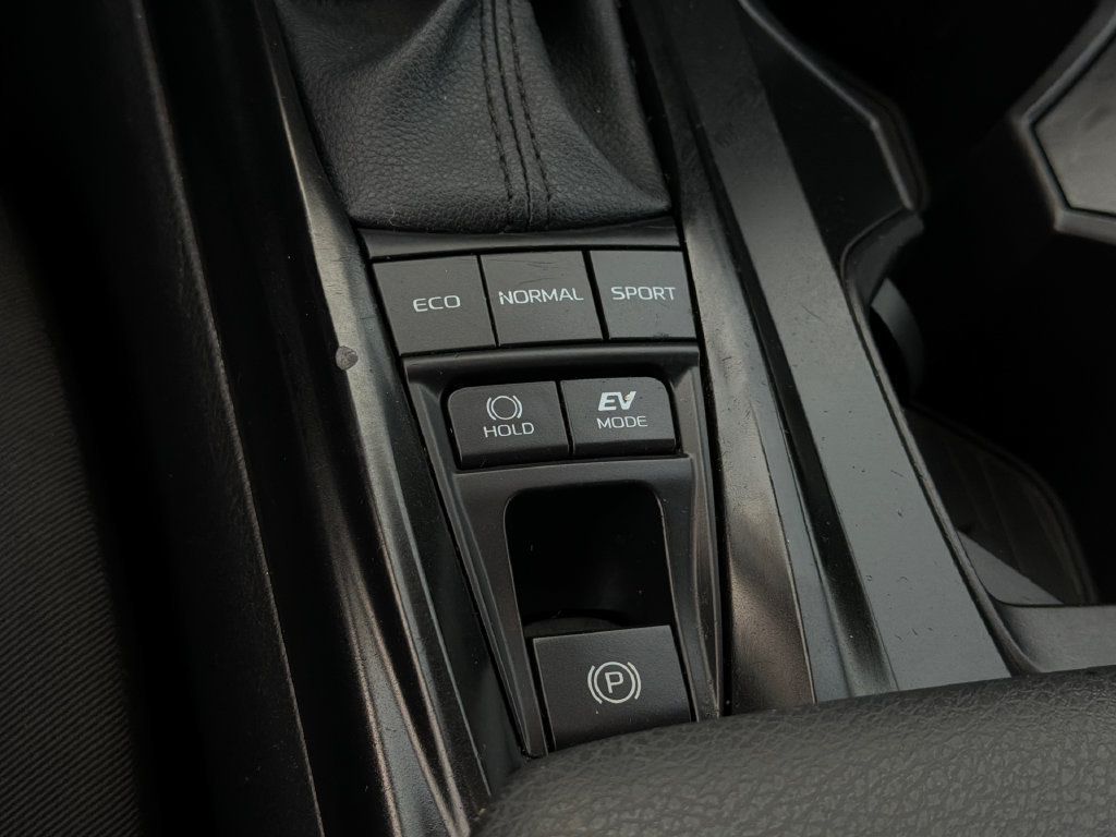 Used 2025 Toyota Camry LE FWD image 29