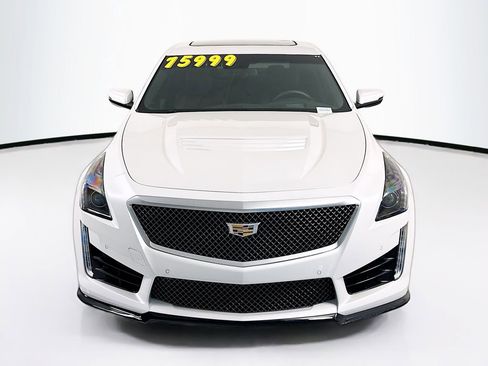 Used 2018 Cadillac CTS V w/ Luxury Package RWD image 2