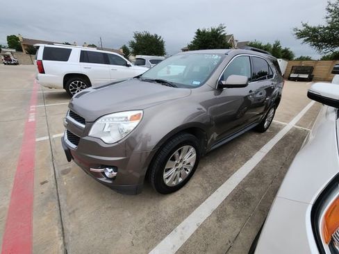 Used 2010 Chevrolet Equinox LT FWD image 2