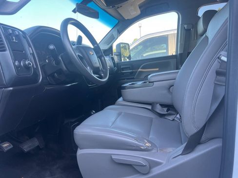 Used 2018 Chevrolet Silverado 2500 W/T w/ WT Convenience Package AWD/4WD image 18