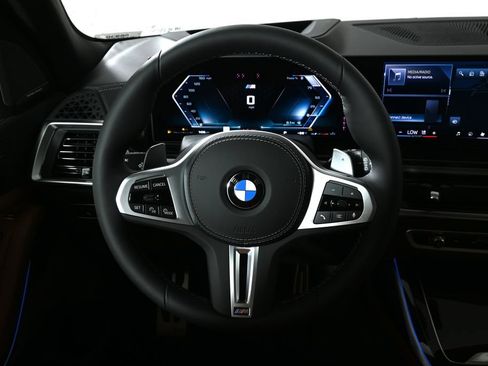 Used 2027 BMW X7 M60i AWD/4WD image 18