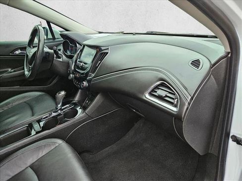 Used 2017 Chevrolet Cruze Premier FWD image 20
