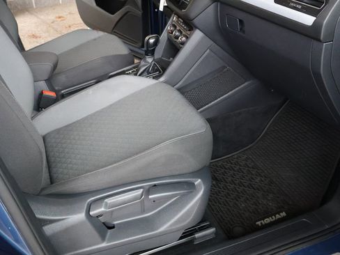 Used 2018 Volkswagen Tiguan S image 31