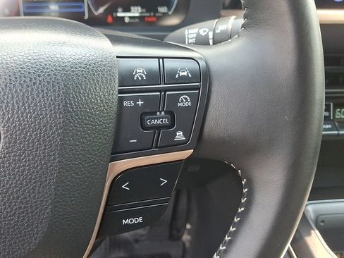 Used 2026 Toyota Crown AWD/4WD image 22