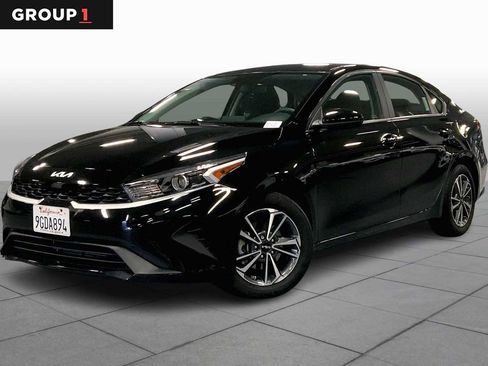 Used 2023 Kia Forte LXS image 1