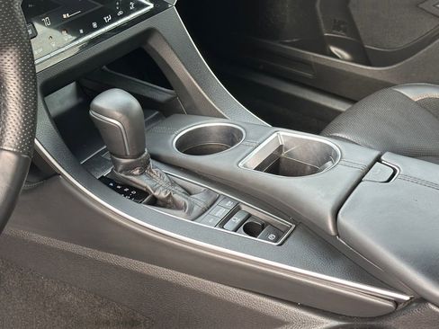 Used 2019 Toyota Avalon Touring w/ Advanced Safety Package image 17