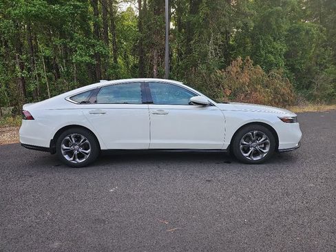 Used 2024 Honda Accord EX image 4