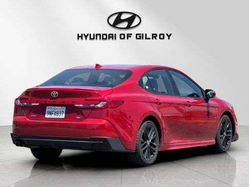 Used 2025 Toyota Camry SE FWD image 5