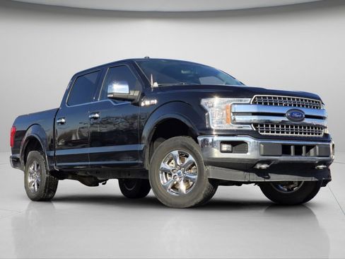 Used 2018 Ford F150 Lariat image 2