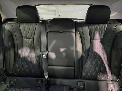 Used 2022 Buick Envision Avenir w/ Technology Package II FWD image 13