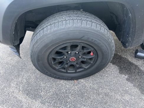 Used 2019 Toyota Tacoma SR image 11