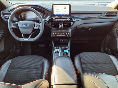 Used 2025 Ford Escape ST-Line image 10