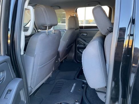 Used 2022 Nissan Frontier SV image 17