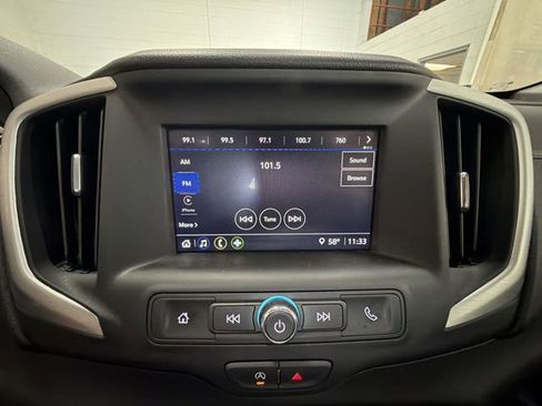 Used 2024 GMC Terrain SLE w/ Driver Convenience Package image 16