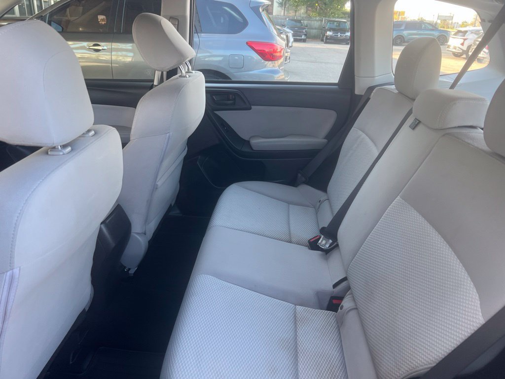 Used 2016 Subaru Forester 2.5i AWD/4WD image 8