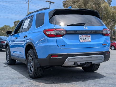 Used 2025 Honda Pilot TrailSport image 13