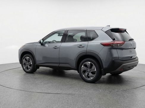 Used 2025 Nissan Rogue SV image 5