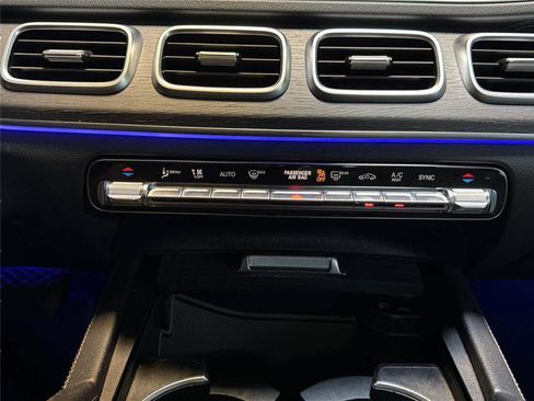 Used 2022 Mercedes-Benz GLS 450 4MATIC image 26