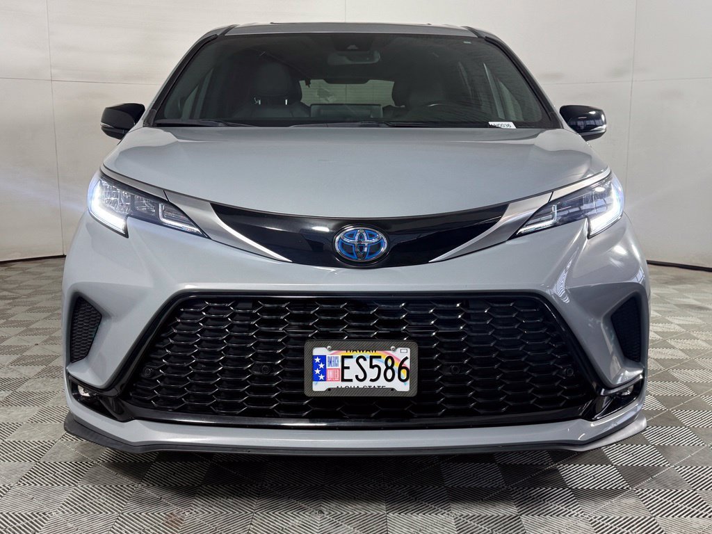 Used 2024 Toyota Sienna XSE FWD image 5