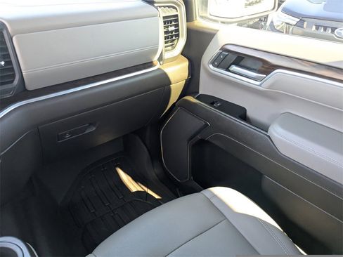 Used 2023 GMC Sierra 1500 SLT w/ X31 Off-Road Package image 19