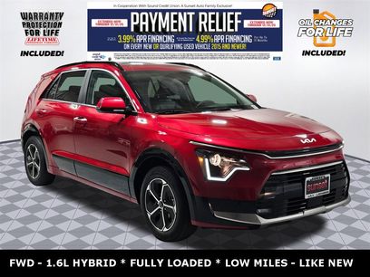 Used 2025 Kia Niro SX