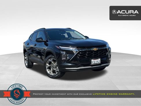 Used 2025 Chevrolet Trax LT w/ Driver Confidence Package FWD image 1