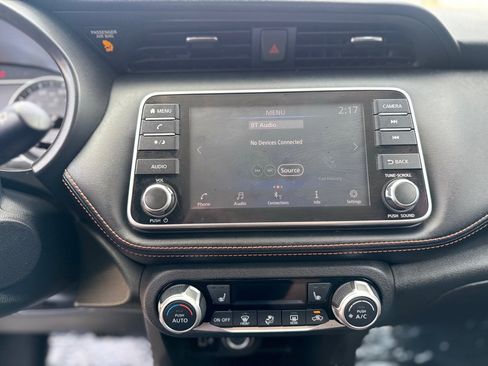 Used 2020 Nissan Kicks SR w/ SR Premium Package image 18