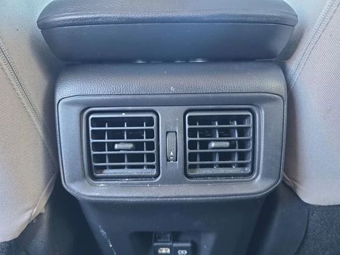 Used 2021 Toyota RAV4 XLE image 41