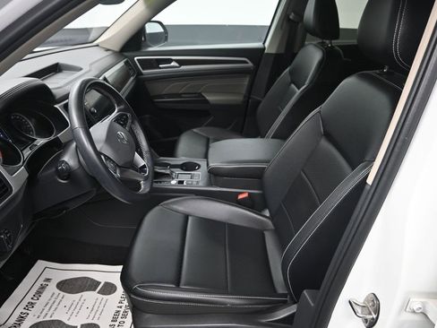 Used 2021 Volkswagen Atlas SE w/ Towing Package image 14