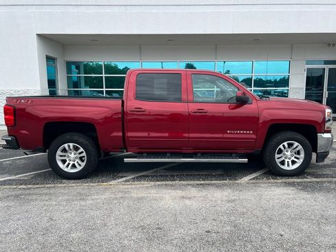 Used 2018 Chevrolet Silverado 1500 LT w/ All Star Edition AWD/4WD image 3