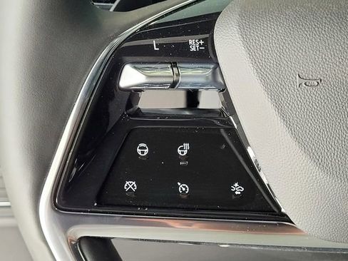 New 2026 Cadillac Escalade ESV Luxury w/ LPO, Floor Liner Package image 24