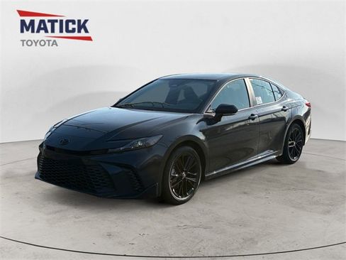 New 2026 Toyota Camry SE image 3