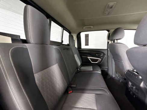 Used 2022 Nissan Titan SV w/ SV Convenience Package RWD image 39