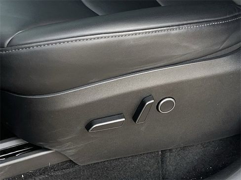 Used 2023 Tesla Model Y Long Range image 27
