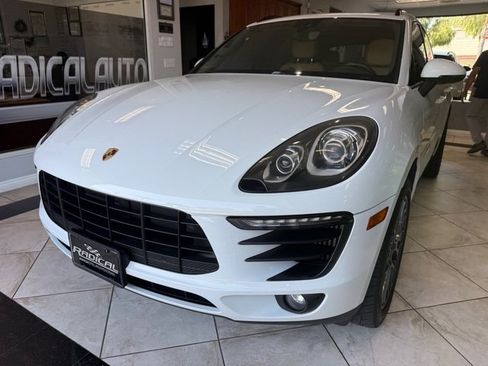 Used 2017 Porsche Macan S AWD/4WD image 3