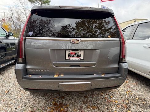 Used 2018 Cadillac Escalade Luxury image 21
