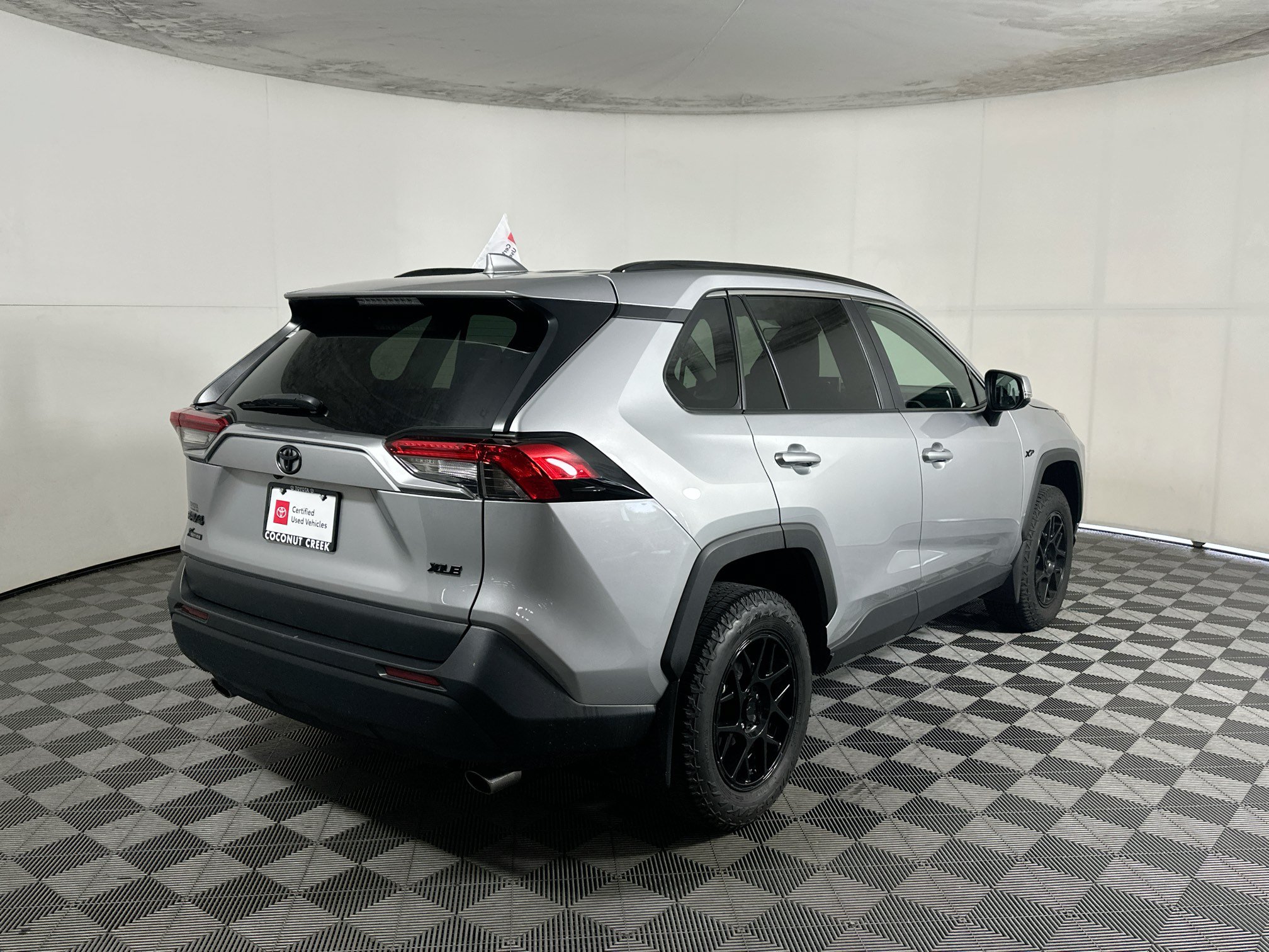 Certified 2024 Toyota RAV4 XLE FWD image 3