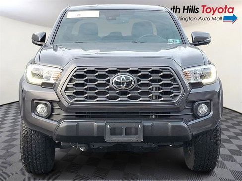 Certified 2022 Toyota Tacoma TRD Off-Road image 2