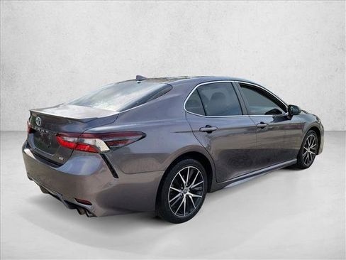 Used 2023 Toyota Camry SE FWD image 5