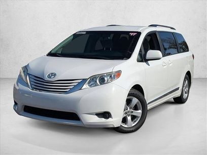 Used 2017 Toyota Sienna LE