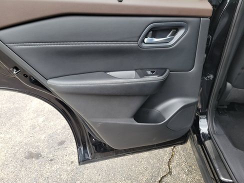 Certified 2023 Nissan Rogue SL w/ SL Premium Package AWD/4WD image 13
