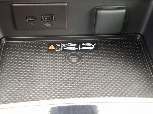 Used 2024 Buick Envision Avenir image 28