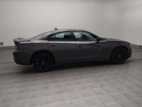 Used 2017 Dodge Charger SXT w/ Blacktop Package image 10