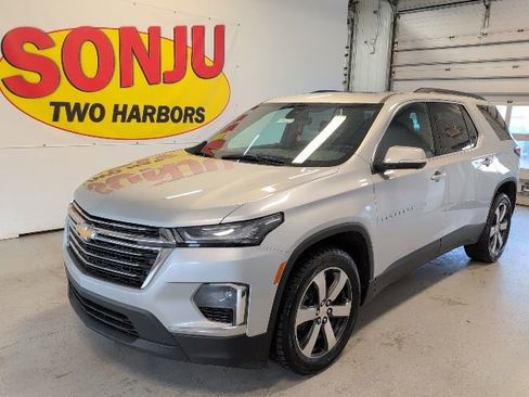 Used 2022 Chevrolet Traverse LT AWD/4WD image 1